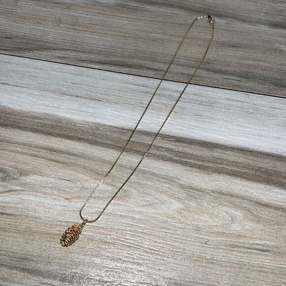 Pine Cone Gold Tone Necklace on 18” Chain Great Mom Gift - Picture 3 of 6